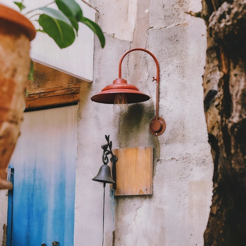 Classic Outdoor Solar Wall Lantern