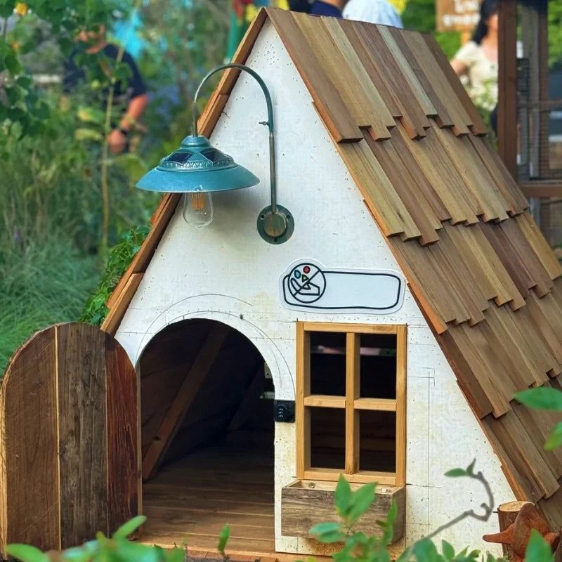 Classic Outdoor Solar Wall Lantern